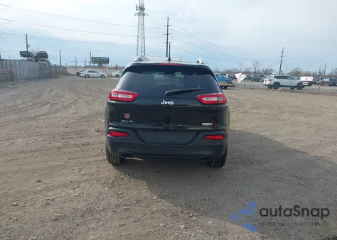 2017 Jeep Cherokee Latitude 4X4 z USA, uszkodzony, nr VIN 1C4PJMCSXHW513801